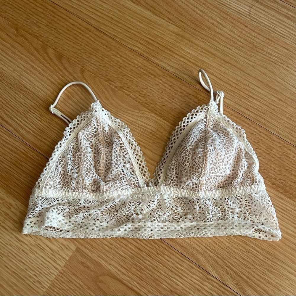 Victoria’s Secret Pink Ivory Lace Bralette XS/Small